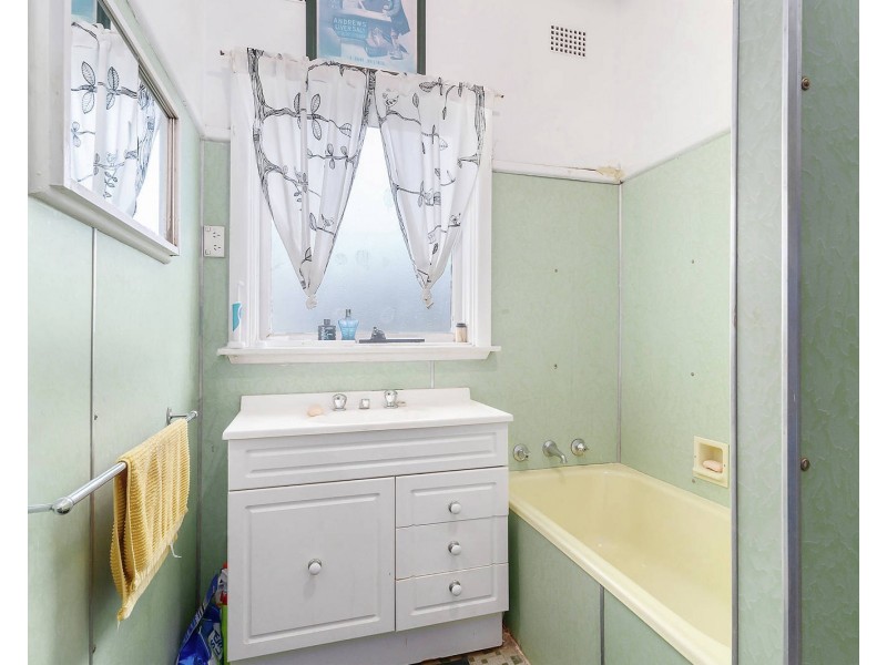 12 Pearce Street, Liverpool NSW 2170