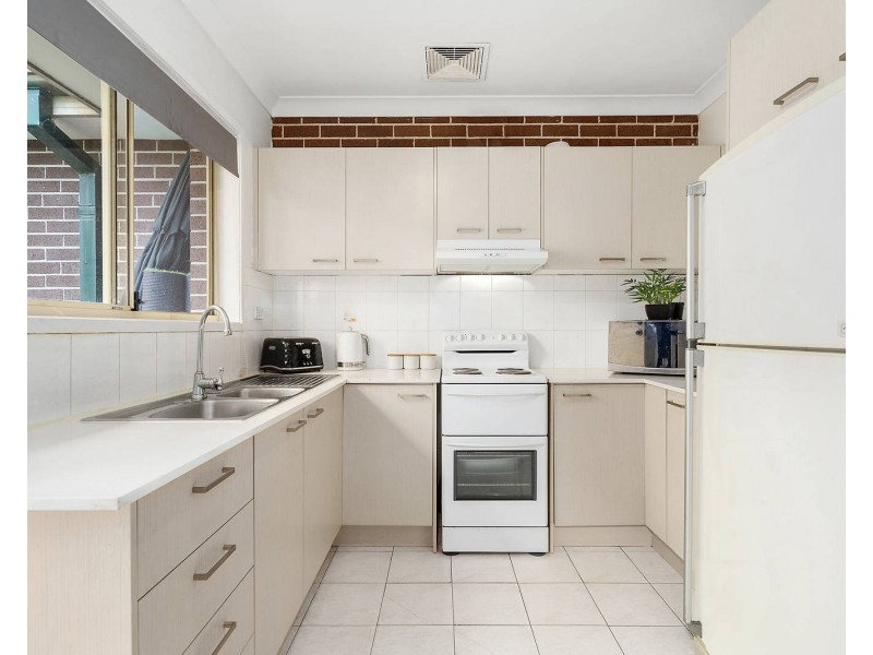 2/159 Green Valley Road, Green Valley NSW 2168