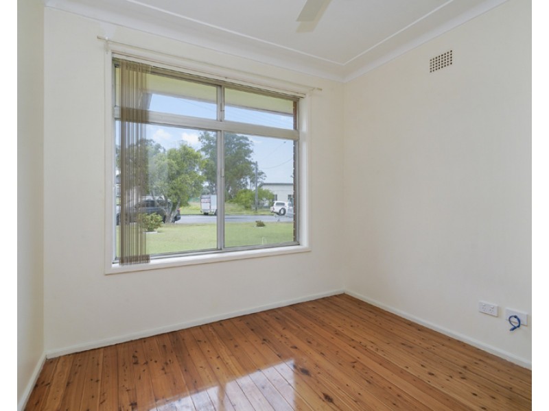 12 Chesham Parade, Glenfield NSW 2167
