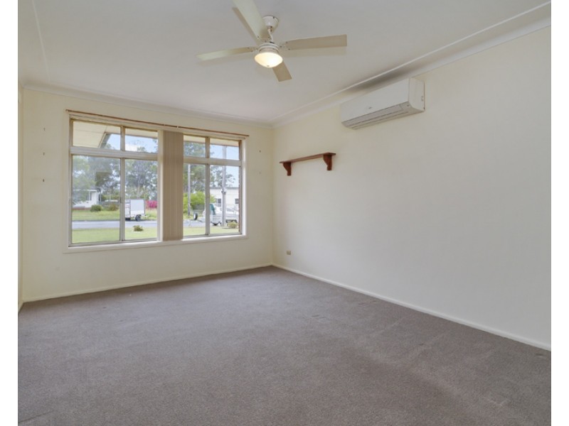 12 Chesham Parade, Glenfield NSW 2167