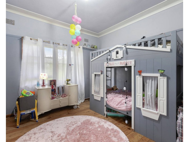 73 Hoddle Avenue, Bradbury NSW 2560