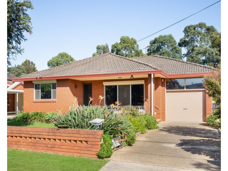 17 Bird Avenue, Lurnea NSW 2170