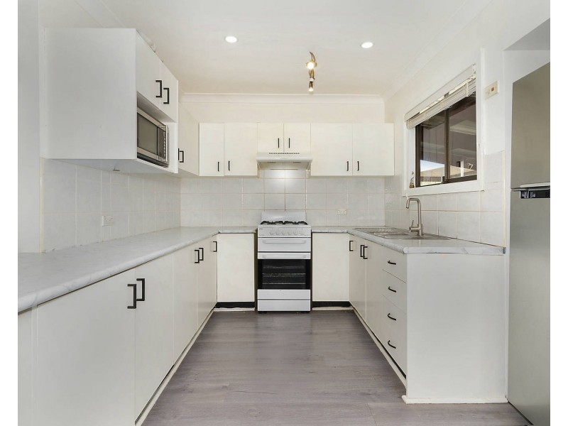 31 Gabo Crescent, Sadleir NSW 2168
