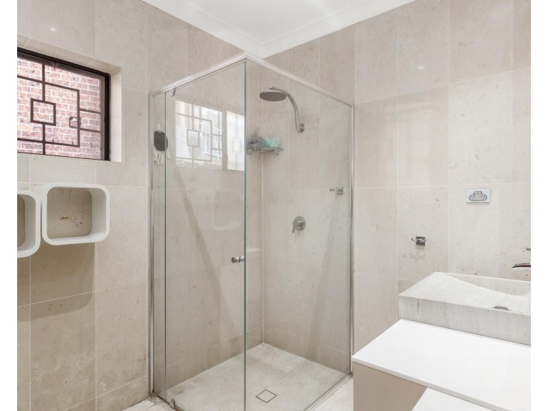 4 Yamba Place, Bossley Park NSW 2176