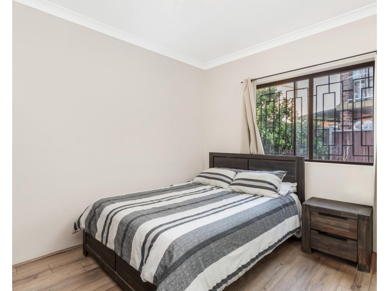 4 Yamba Place, Bossley Park NSW 2176