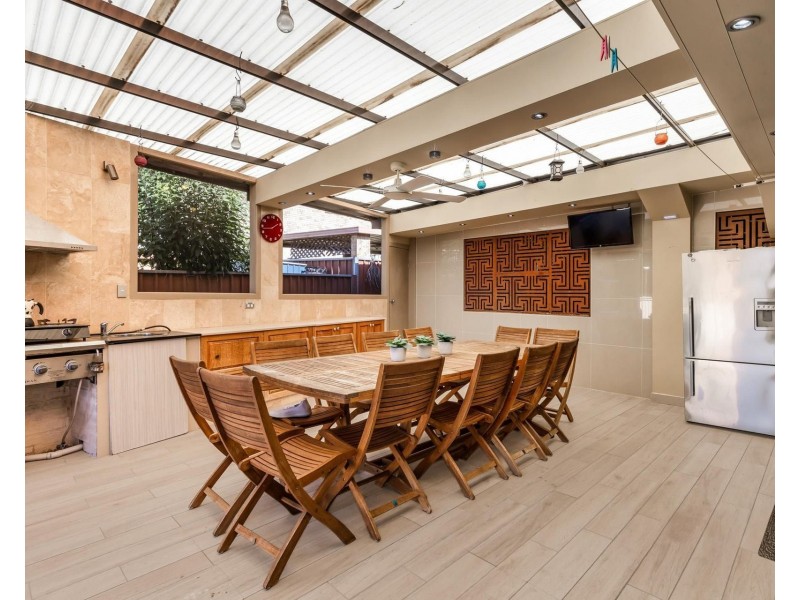 4 Yamba Place, Bossley Park NSW 2176