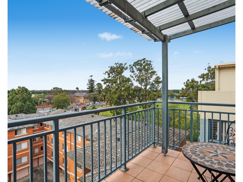 27/9 Elizabeth Street, Liverpool NSW 2170