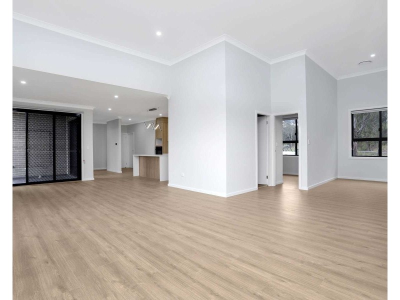 82 Skipton Lane, Prestons NSW 2170