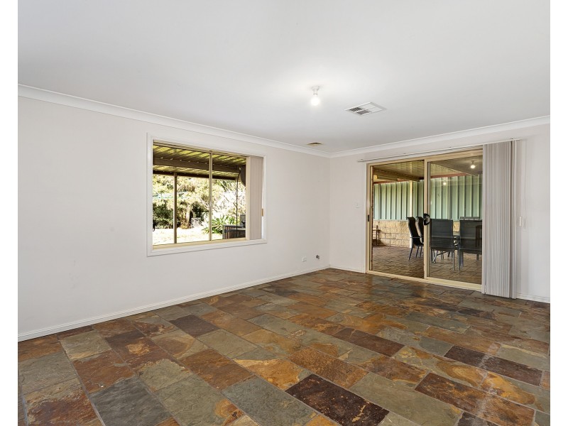 10 Rosella Road, Prestons NSW 2170