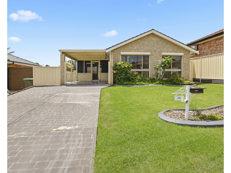 15 Holman Place, St Helens Park NSW 2560