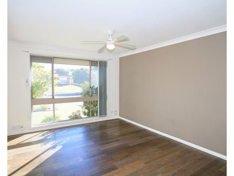 15 Holman Place, St Helens Park NSW 2560