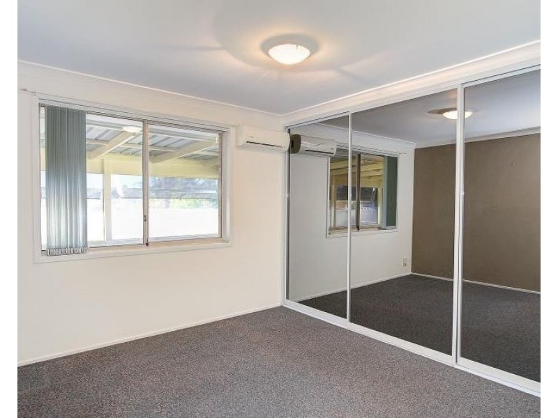 15 Holman Place, St Helens Park NSW 2560