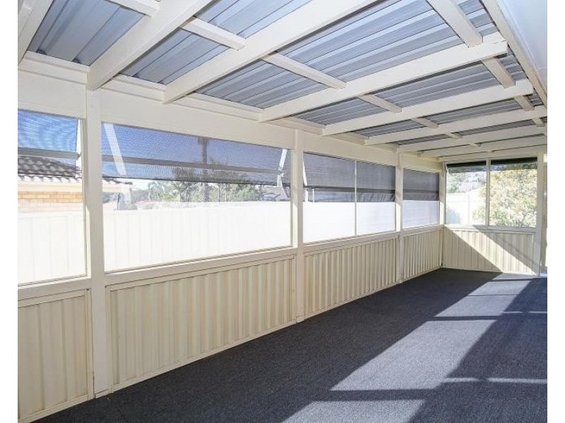 15 Holman Place, St Helens Park NSW 2560