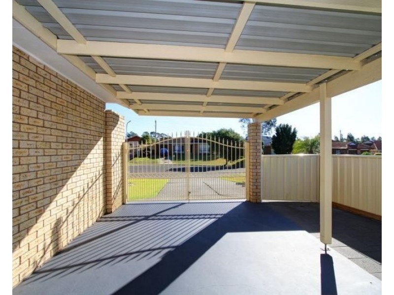 15 Holman Place, St Helens Park NSW 2560