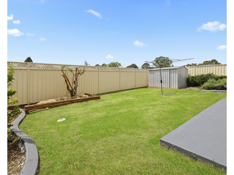 15 Holman Place, St Helens Park NSW 2560