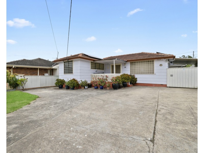 31 Coongra Street, Busby NSW 2168