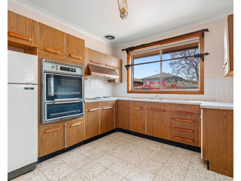 6 Oxley Street, Fairfield NSW 2165