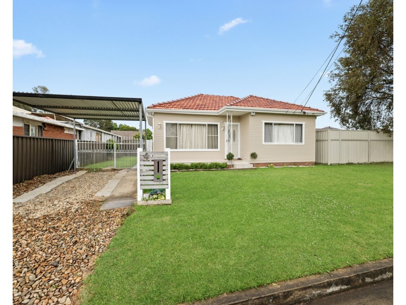 4 Benson Street, Carramar NSW 2163