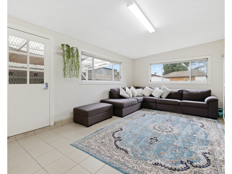 4 Benson Street, Carramar NSW 2163