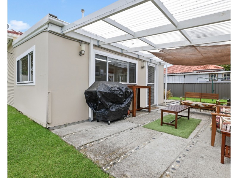 4 Benson Street, Carramar NSW 2163