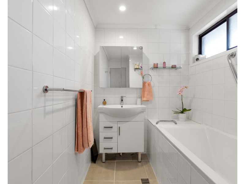 15/28 Coolaroo Crescent, Lurnea NSW 2170