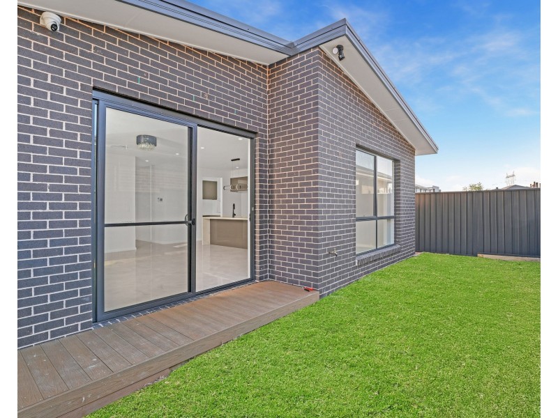 85 Hillston Circuit, Gregory Hills NSW 2557