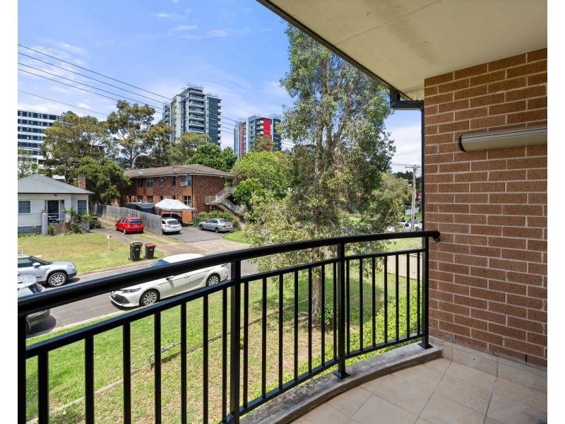8/21-23 Hinkler Avenue, Warwick Farm NSW 2170