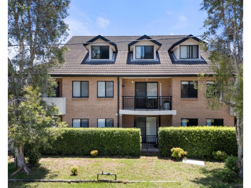 8/21-23 Hinkler Avenue, Warwick Farm NSW 2170