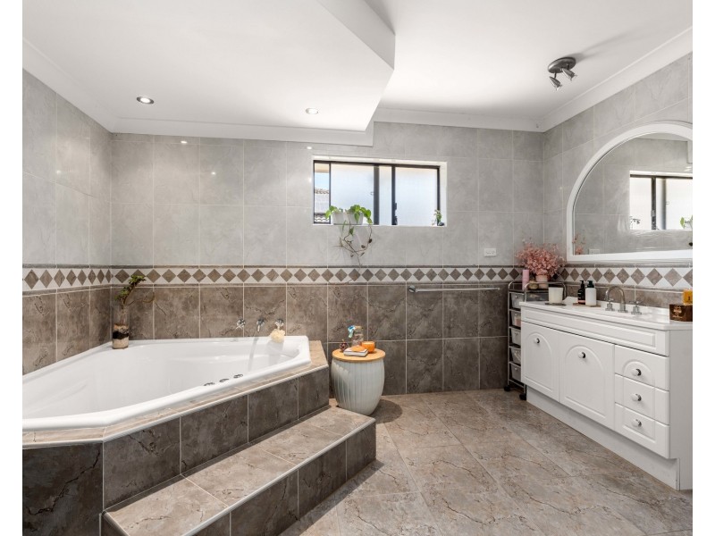 37 Celebration Road, Sadleir NSW 2168