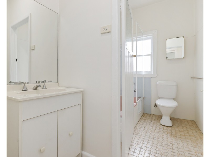 184 Memorial Avenue, Liverpool NSW 2170