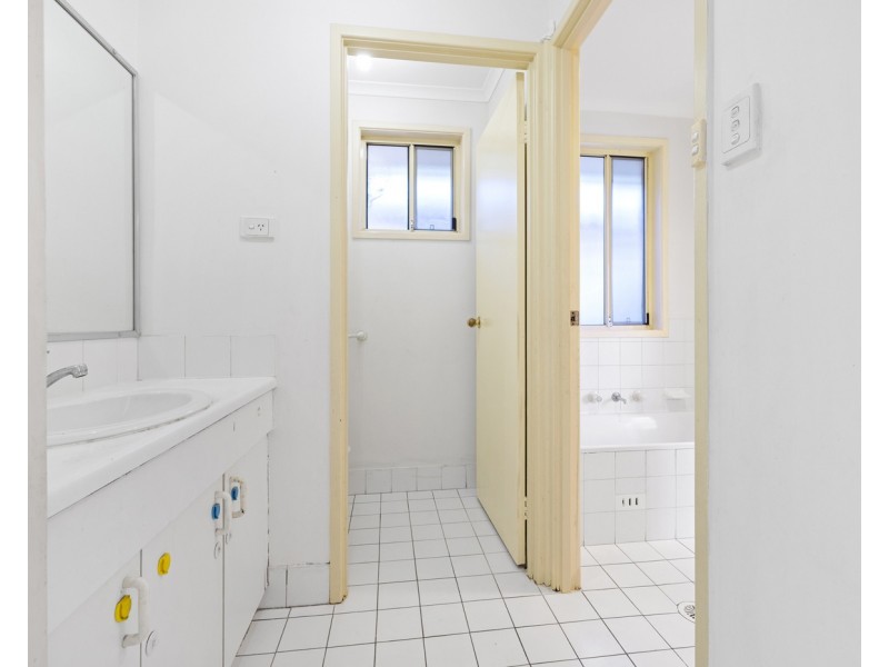 108 Swan Circuit, Green Valley NSW 2168