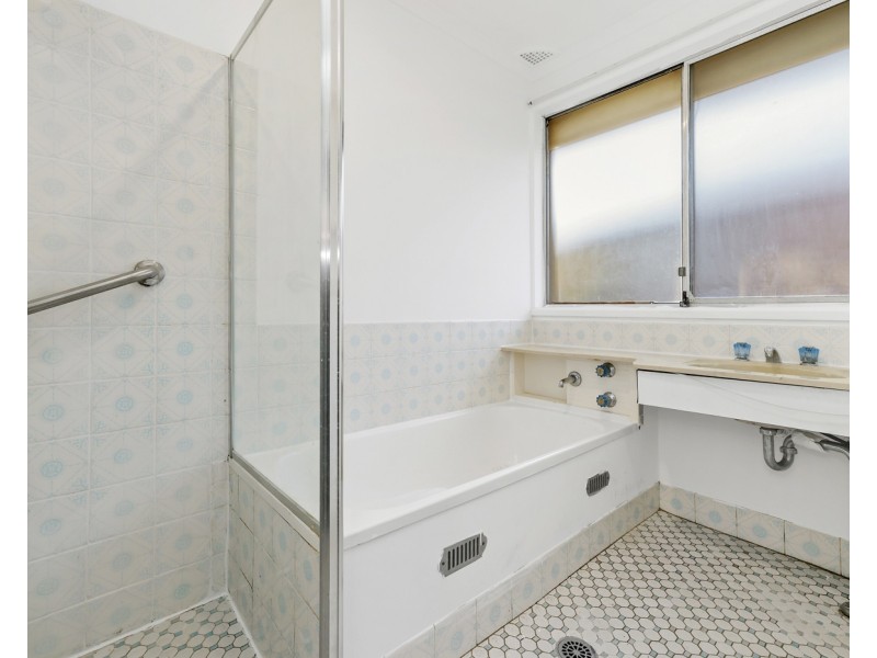 18 Cedar Road, Prestons NSW 2170
