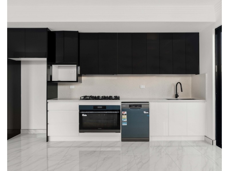 27 Hill Road, Lurnea NSW 2170