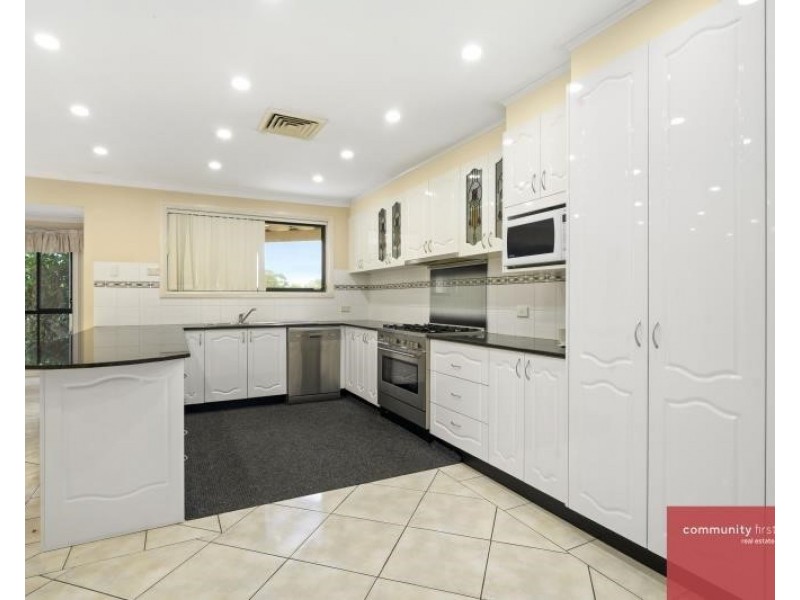 8 Lodi Close, West Hoxton NSW 2171