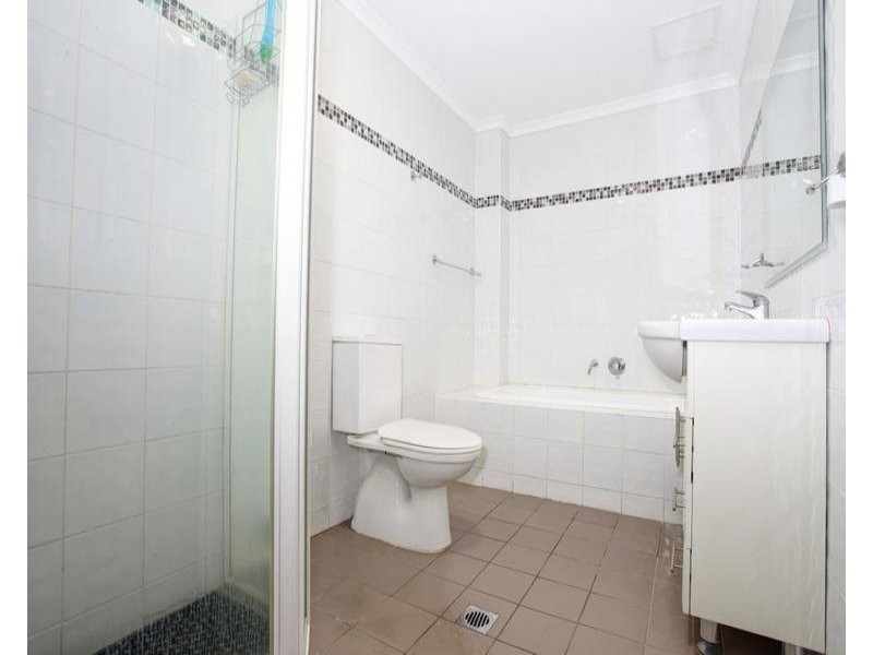 6/2 Castlereagh Street, Liverpool NSW 2170