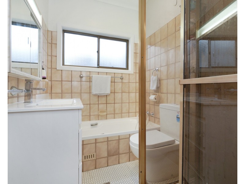 34 Grandview Drive, Campbelltown NSW 2560