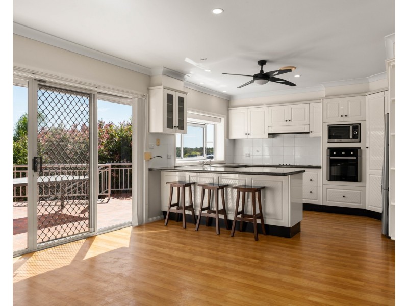 10 Dixon Street, Abbotsbury NSW 2176