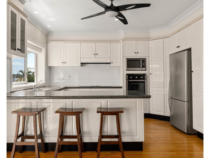 10 Dixon Street, Abbotsbury NSW 2176