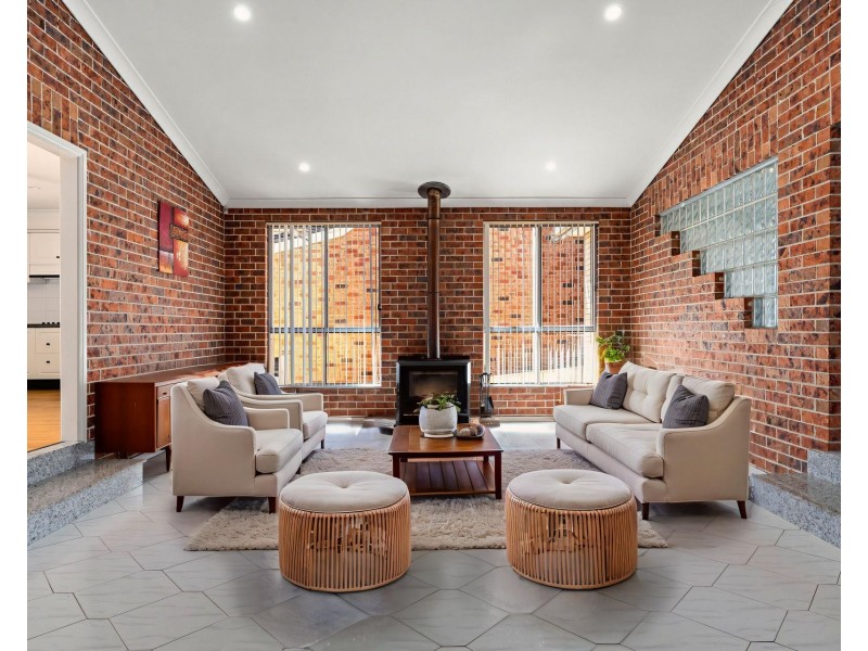 10 Dixon Street, Abbotsbury NSW 2176