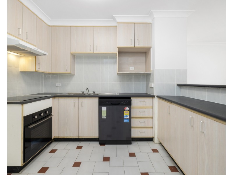 18/4 Riverpark Drive, Liverpool NSW 2170