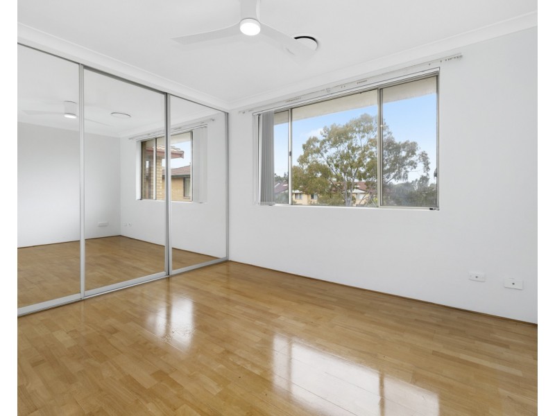 18/4 Riverpark Drive, Liverpool NSW 2170