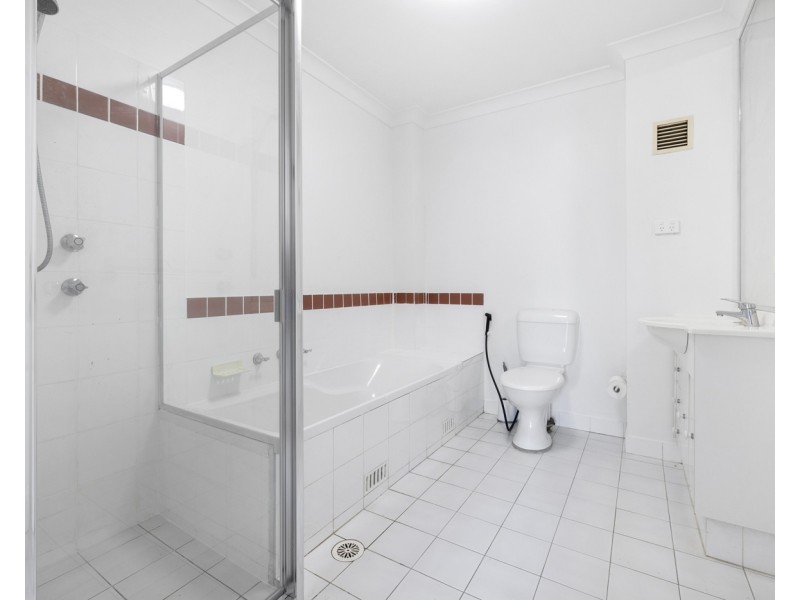 18/4 Riverpark Drive, Liverpool NSW 2170