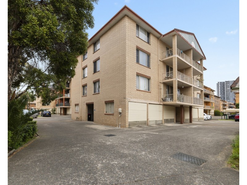 18/4 Riverpark Drive, Liverpool NSW 2170