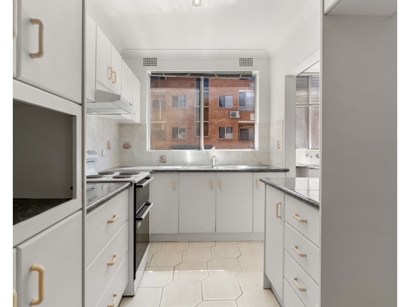 2/76-84 Bigge Street, Liverpool NSW 2170