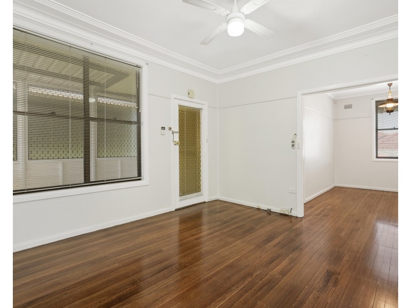 4 Floyd Place, Mount Pritchard NSW 2170