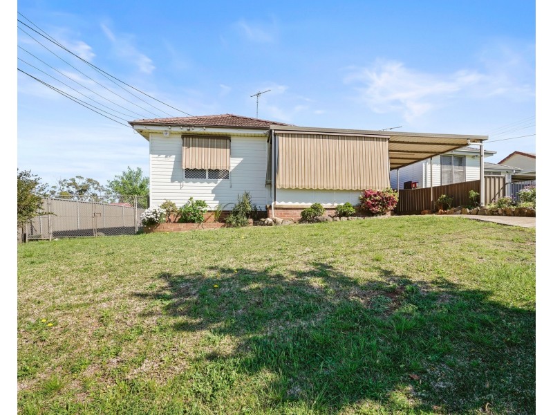 4 Floyd Place, Mount Pritchard NSW 2170