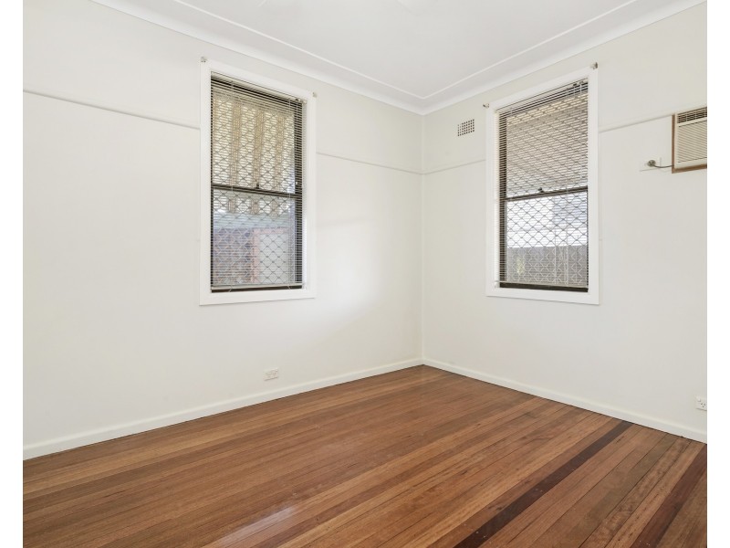 4 Floyd Place, Mount Pritchard NSW 2170