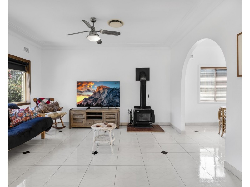 17 Hurlstone Avenue, Glenfield NSW 2167