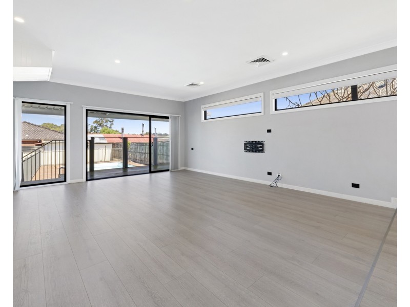 190 The Horsley Drive, Fairfield NSW 2165