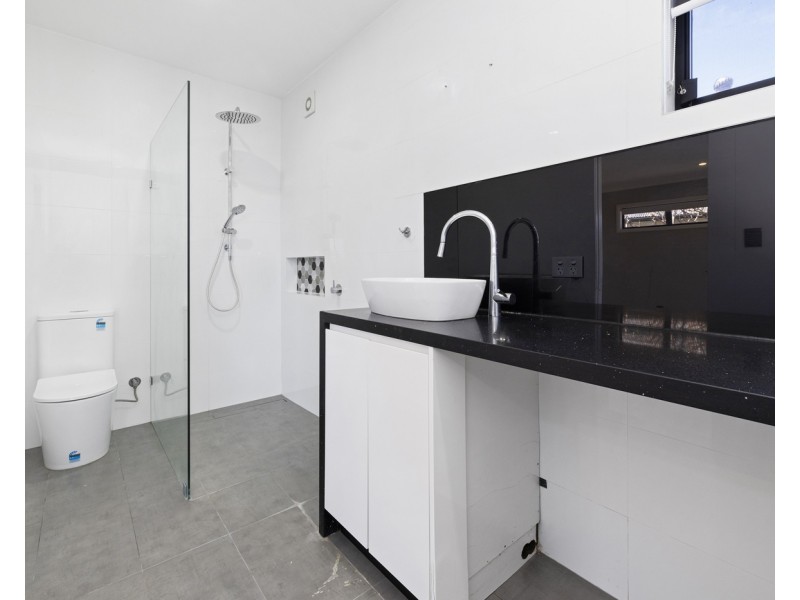 190 The Horsley Drive, Fairfield NSW 2165